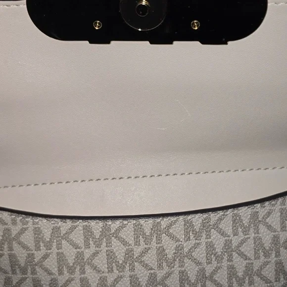 Michael Kors White and Gold Women's Bag NWOT - Picture 10 of 10
